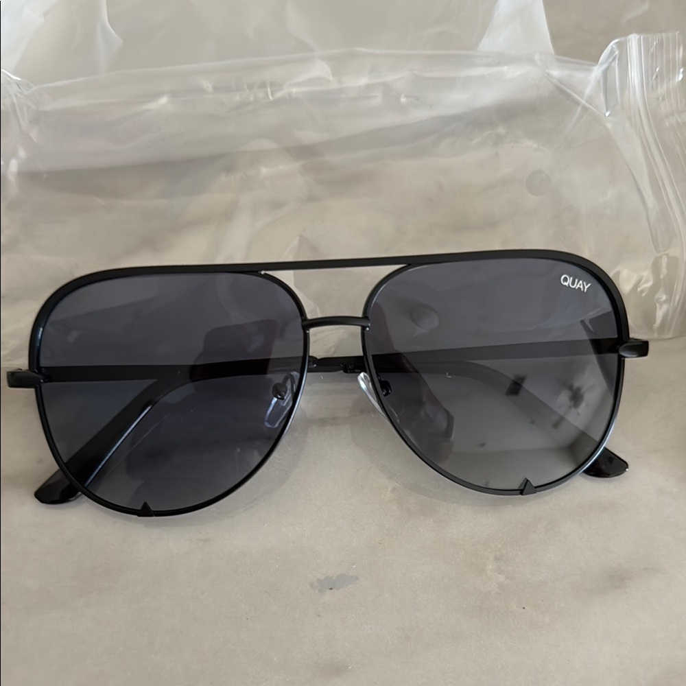 Brand New Quay Australia Sunglasses with Case
